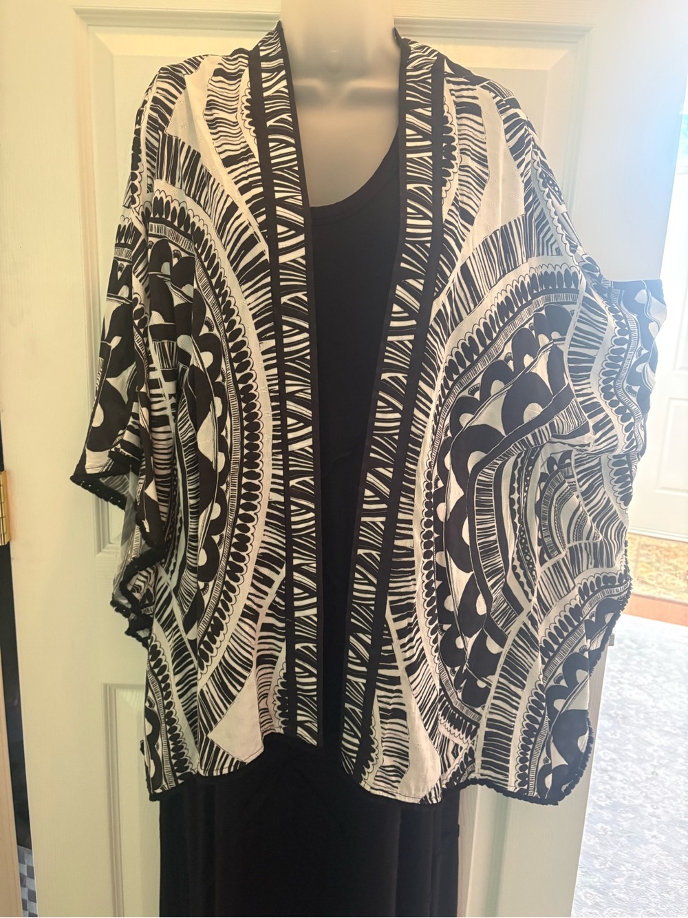 Trina Turk Black & White Graphic Open-Front Poncho Cardigan
